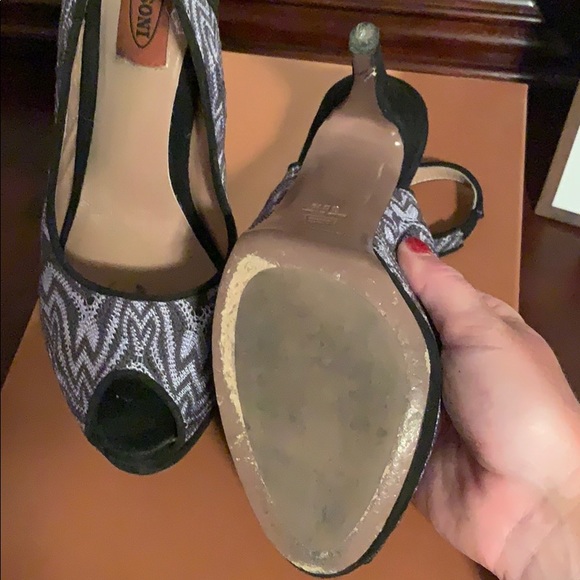 Beautiful platform Missoni heels. - Picture 3 of 5